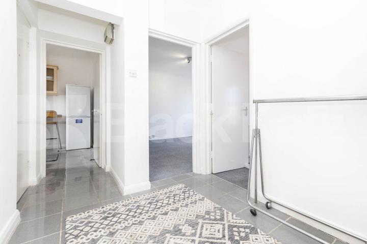  2 bedroom property close to amenities and dalston overground Dalston Lane, Dalston